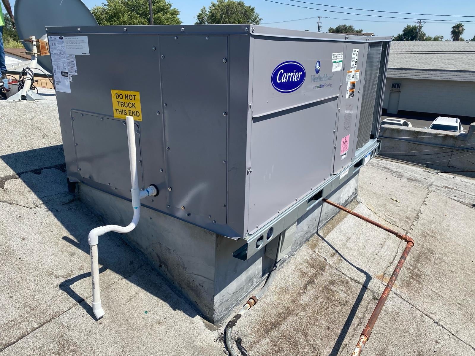 Carrier commercial rooftop HVAC unit serviced by AC Services Elite in San Joaquin County, CA